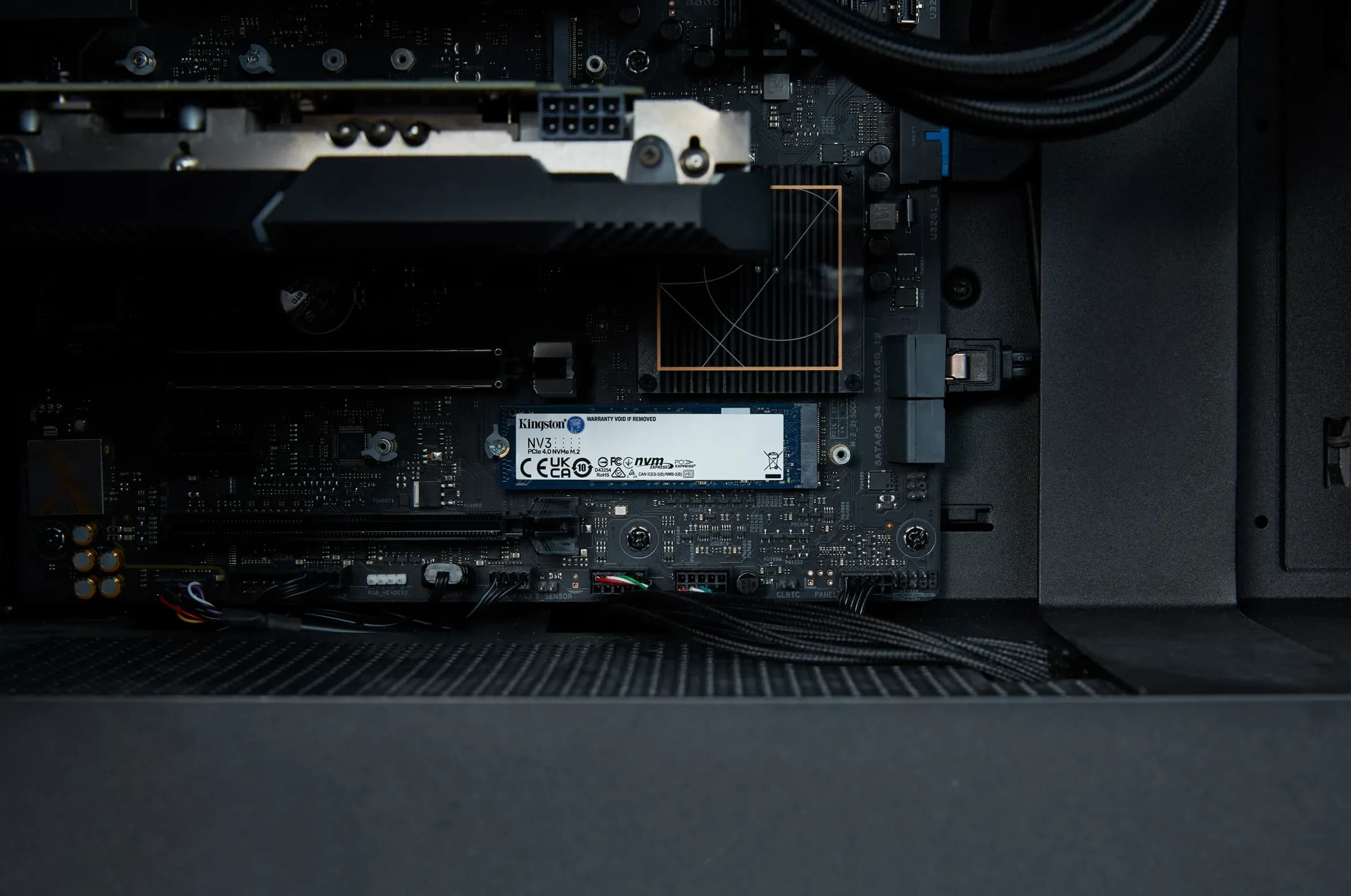Твердотельный накопитель SSD 1000GB Kingston Digital Ships NV3 M.2 2280 NVMe Read/Write up 6000/4000MB/s [SNV3S/1000G]