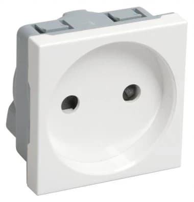 CKK-40D-RSZB2-K01-K IEK Розетка 2Р+ с защитным шторками, 16А/250В размер лицевой панели; 45:45мм, белый